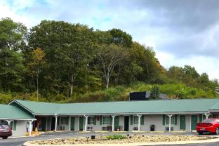 holiday motel by belvilla cleveland tn