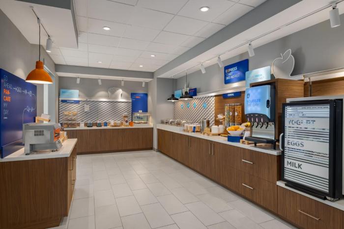 holiday inn express and suites huntsville northeast by ihg