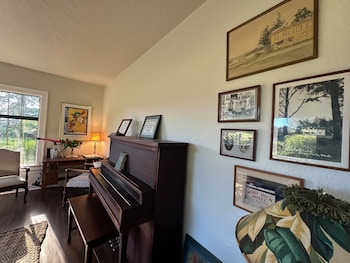 moby dick hotel