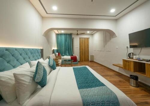 excel hotels and resorts mall road nainital