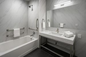 liv hotel bronx