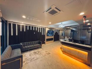 liv hotel bronx