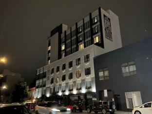 liv hotel bronx