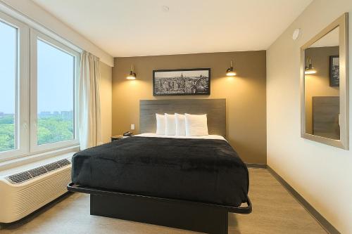 liv hotel bronx