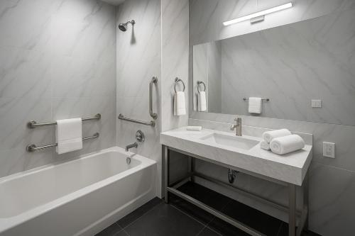 liv hotel bronx