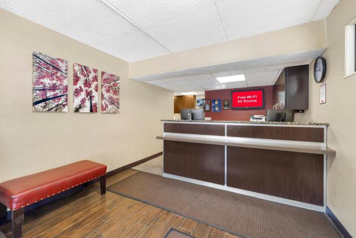 hometowne studios by red roof buffalo niagara airport