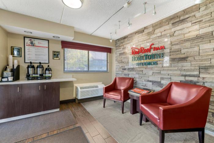 hometowne studios by red roof buffalo niagara airport