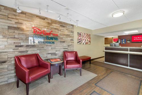 hometowne studios by red roof buffalo niagara airport