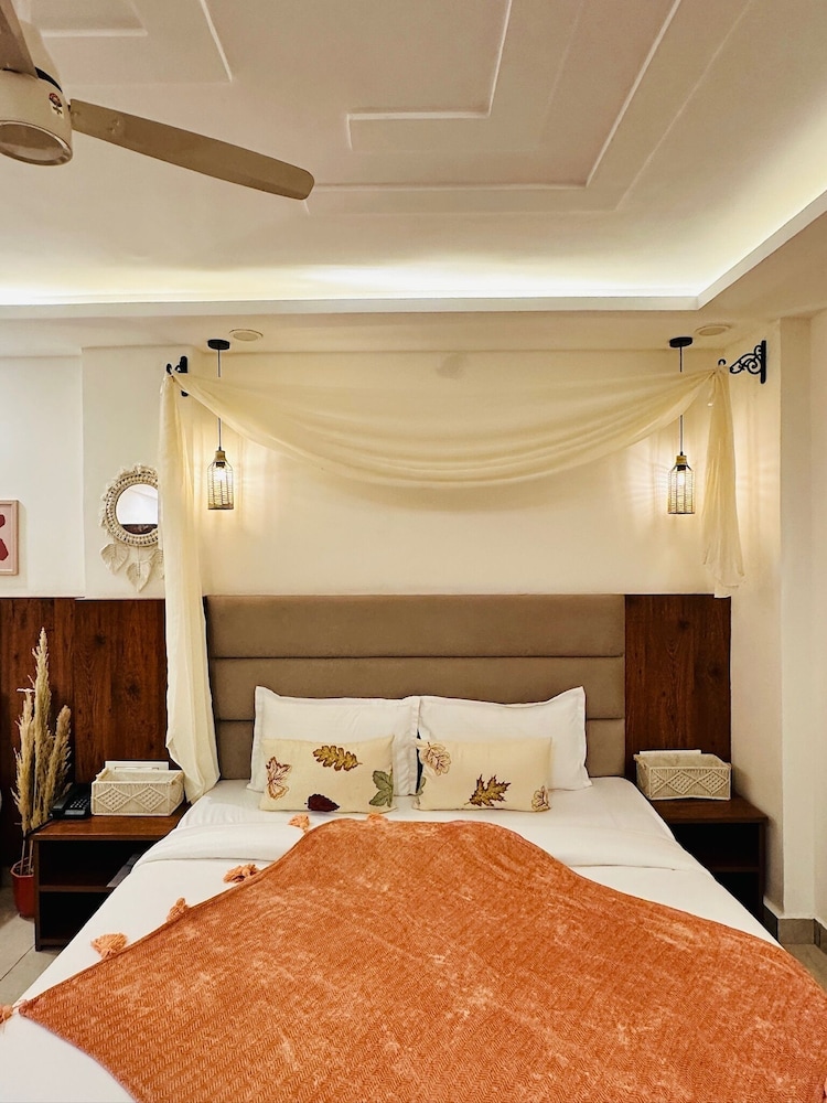 hummingbird a luxury stay