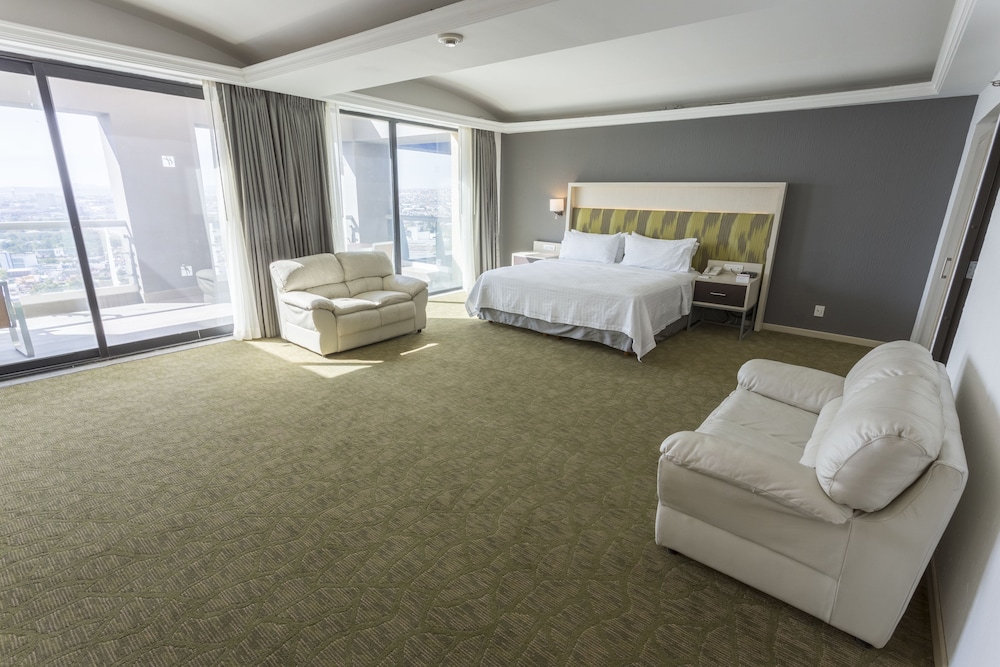 holiday inn queretaro zona diamante by ihg