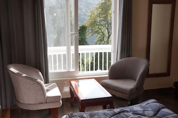 the oak and lake view resort