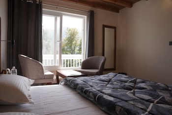 the oak and lake view resort