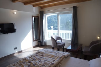 the oak and lake view resort