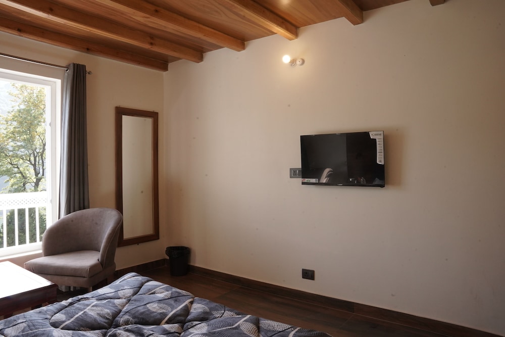 the oak and lake view resort