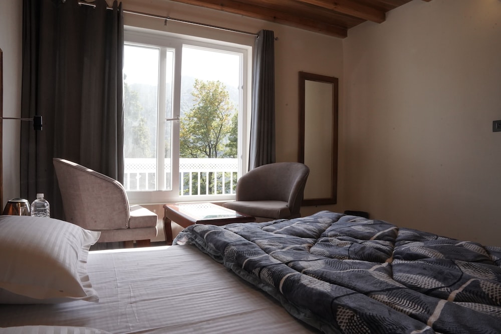 the oak and lake view resort