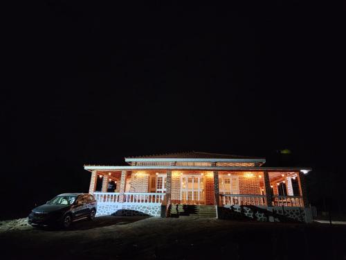 The Windsor Villa,,2 star