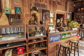 suan pa khao lom homestay