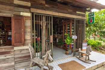 Suan Pa Khao Lom Homestay,,2 star