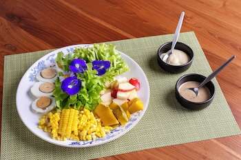 suan pa khao lom homestay