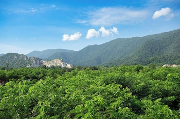 suan pa khao lom homestay