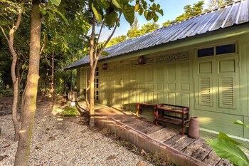 suan pa khao lom homestay