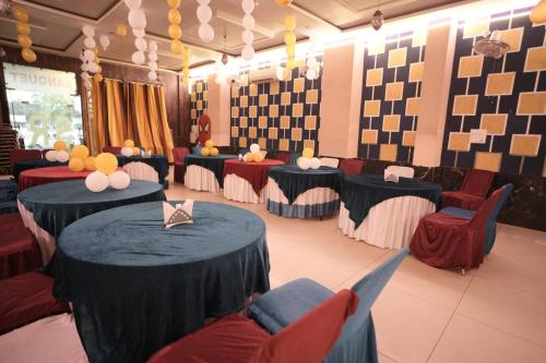 Hotel S R Grand,,2 star