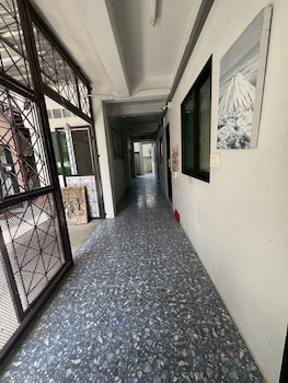 Sukhum Suvarnabhumi Airport Guest House,,3 star