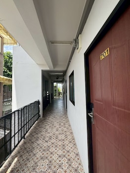 sukhum suvarnabhumi airport guest house