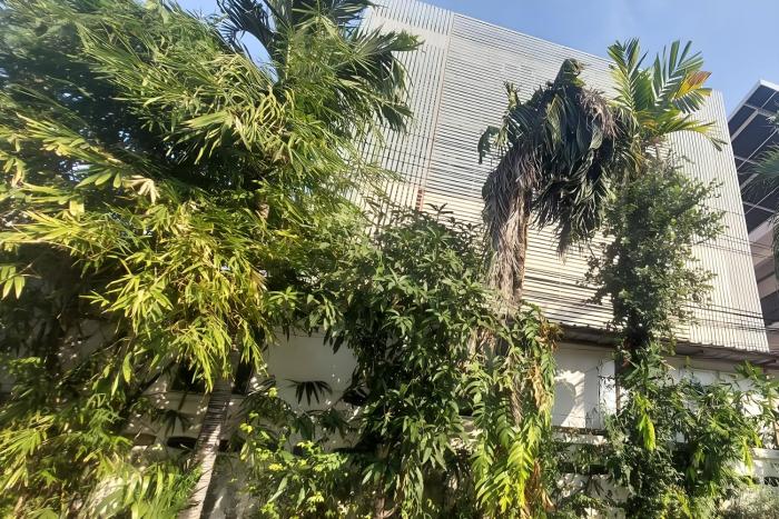 sukhum mega bangna guest house