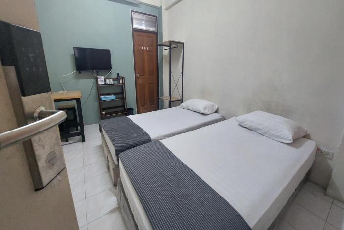 sukhum mega bangna guest house