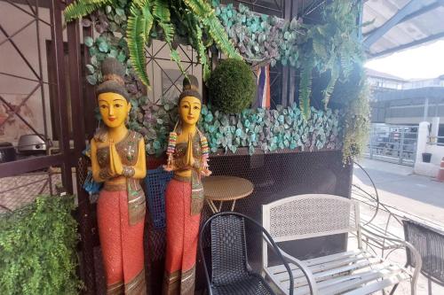 sukhum mega bangna guest house