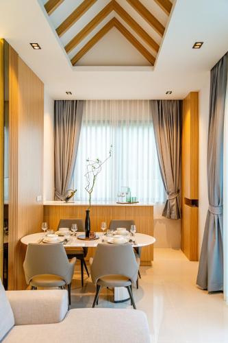 narinsaya pool villas