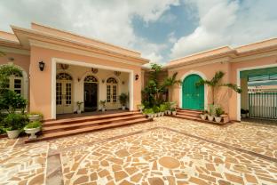 dolce vita luxury vacation villas
