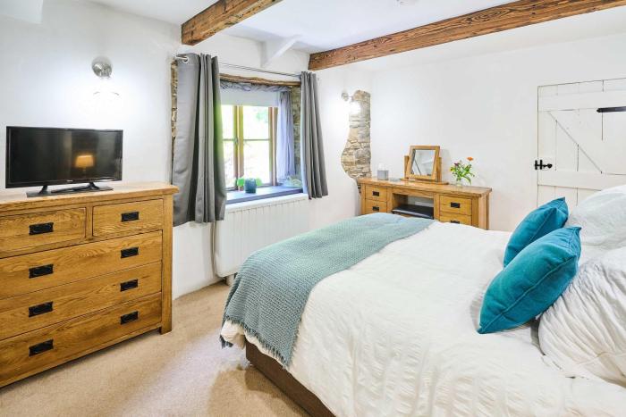 host stay dipple farm shepherds hut