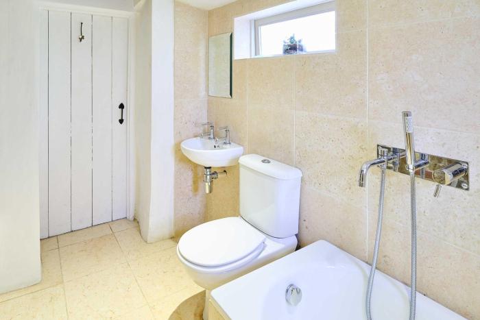 host stay dipple farm shepherds hut