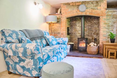 host stay dipple farm shepherds hut