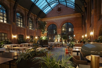 the hobson cambridge by adina