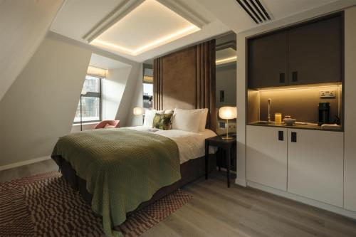 the hobson cambridge by adina