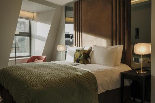 the hobson cambridge by adina