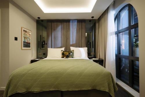 the hobson cambridge by adina