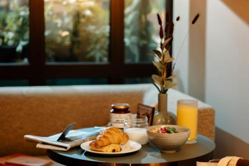 the hobson cambridge by adina