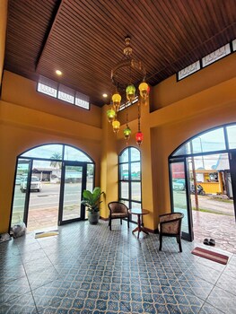 Phoenix Room,,2 star