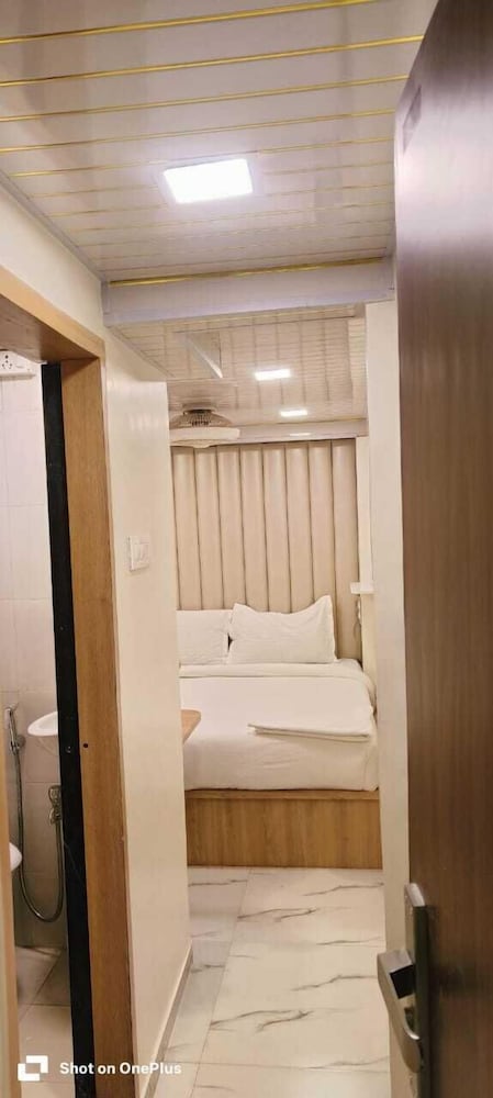 juhu bliss inn