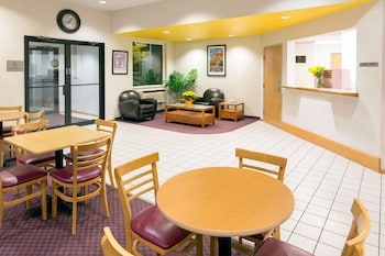 Super 8 By Wyndham Redmond,Redmond>>Bend,2 star