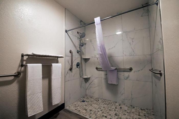 surestay by best western forsyth