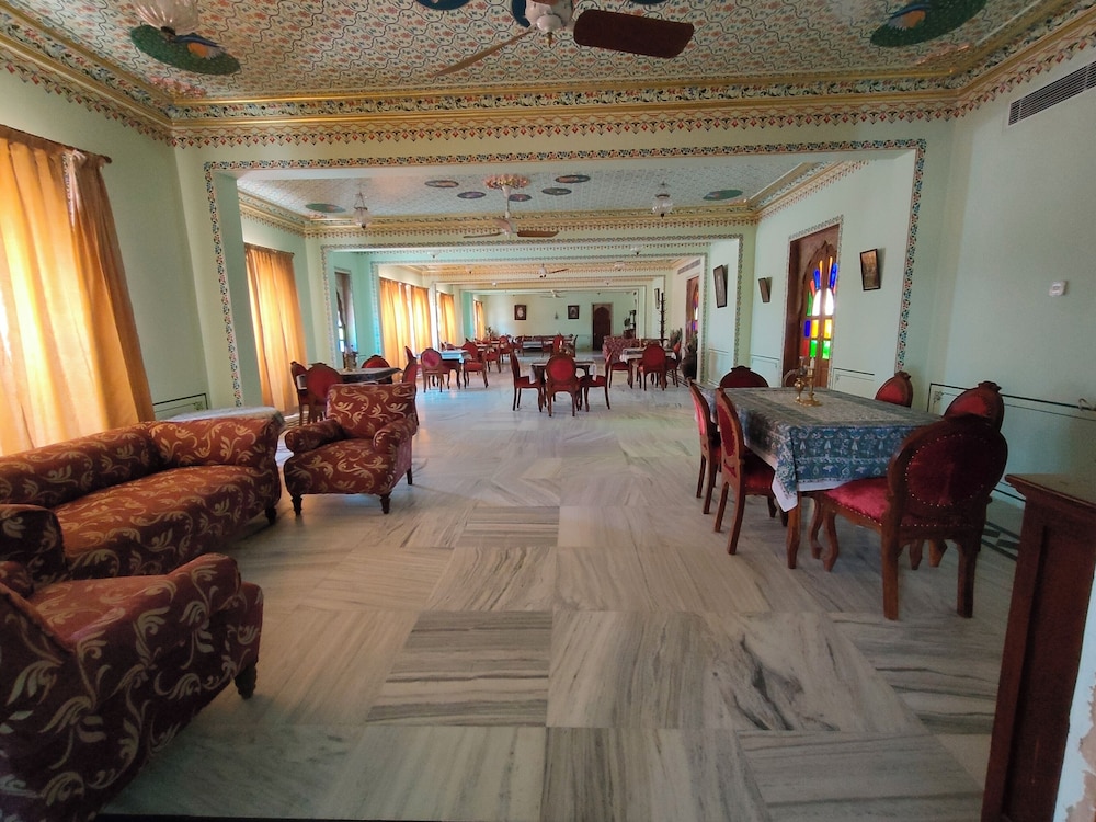 umaid mahal palace