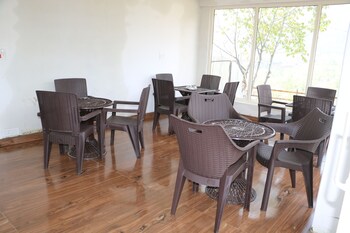 Tavisha River View Orchard Pahalgam,,3 star