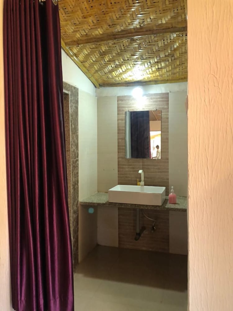 the paradise retreat