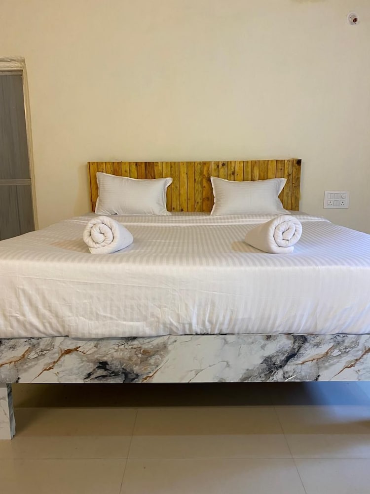 the paradise retreat