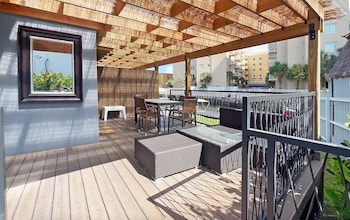 luxury riverfront by renzzi